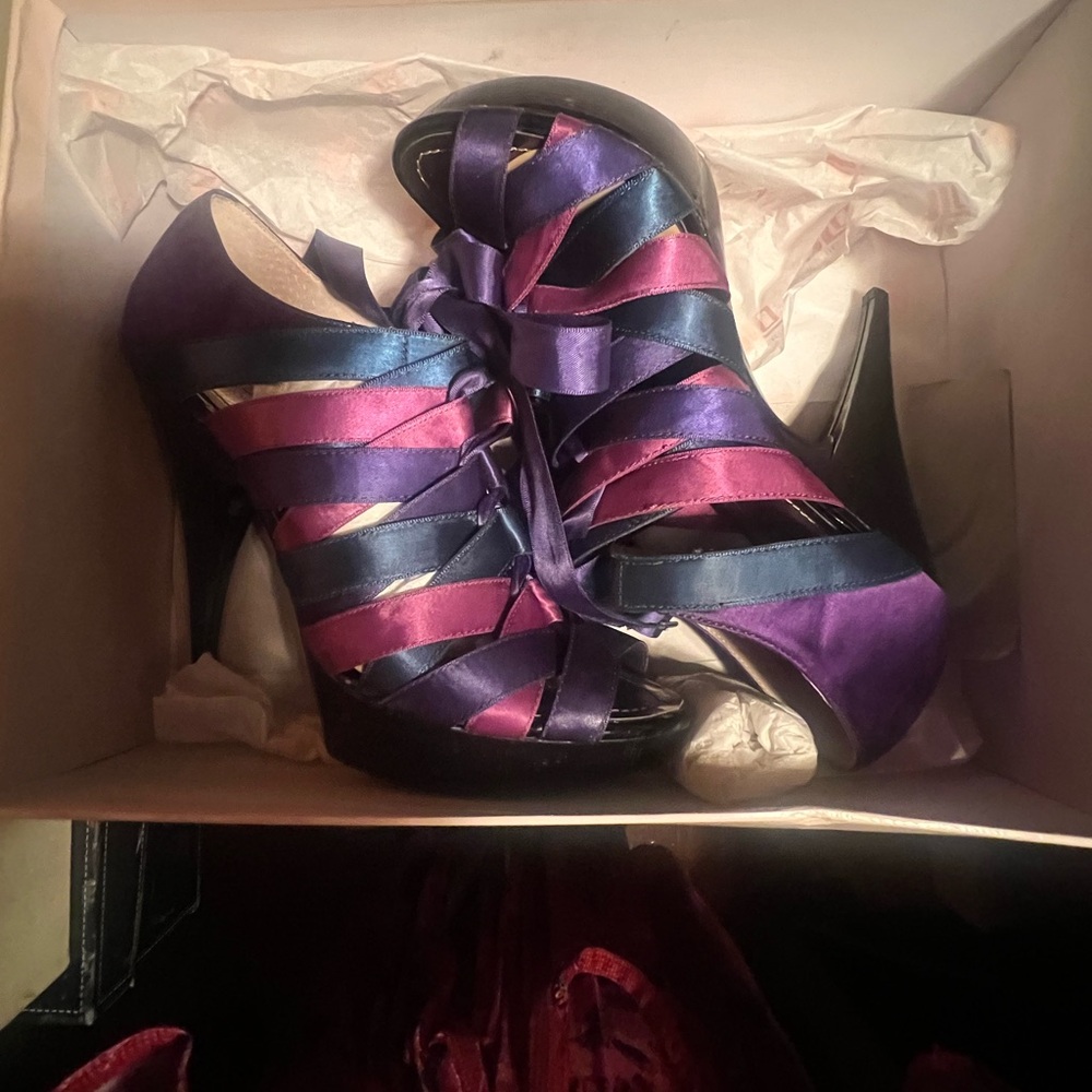 J Lo Elegant Purple and Blue Women's Heels Orignal Box Size 7 - Picture 3 of 5